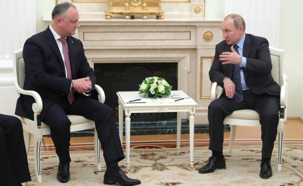 Путин: Мы будем поддерживать президента Додона