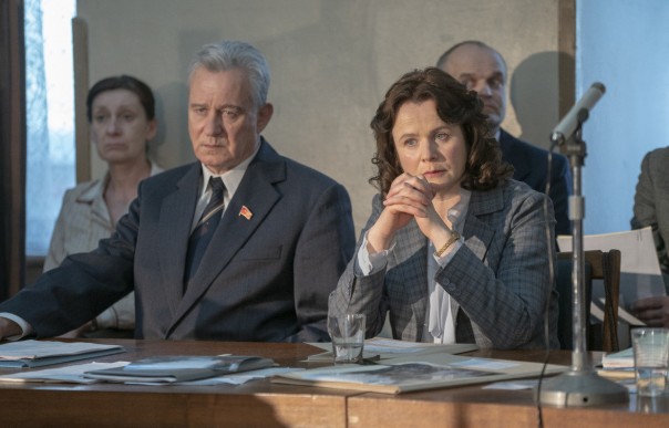 В России потребовали запретить сериал "Чернобыль" и судить его создателей