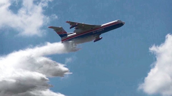 Показательный полет амфибии Бе-200 на Ле-Бурже