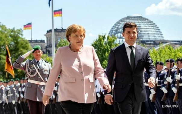 Меркель стало плохо во время встречи с Зеленским