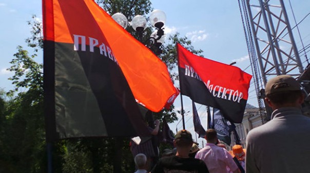Националисты устроили молитвенное стояние против ЛГБТ-парада в Киеве