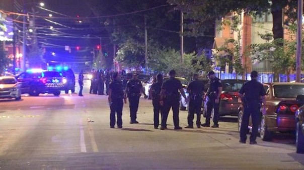 В США на улице расстреляли семь человек | Во Франции возле мечети произошла стрельба