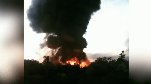 Облако чёрного дыма от крупного пожара накрыло Краснодар — видео