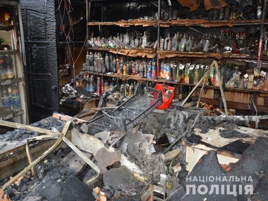 Под Киевом сожгли магазин кандидата в нардепы