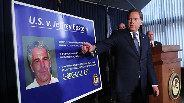 Секс-скандал сотрясает США: под прицелом Трамп и Клинтон