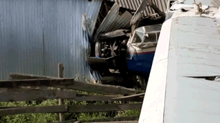 На жилой дом в Чечне рухнул самолёт