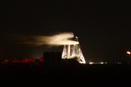 Прототип звездолета Маска загорелся во время проверки двигателя