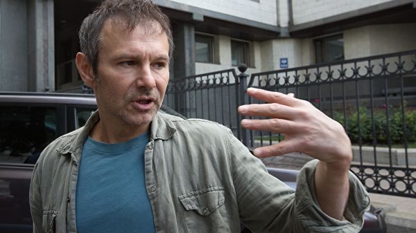 Вакарчук предложил принять закон о "сосуществовании" Украины и России