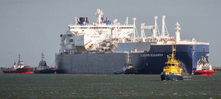 Танкер-газовоз «Владимир Русанов» установил новый рекорд по времени прохождения по Северному морскому пути. 6 суток