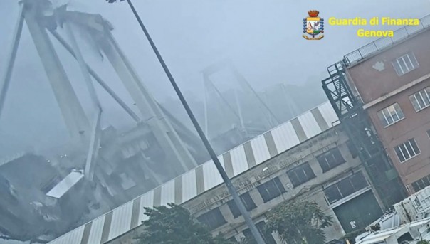 Итальянский прокурор рассекретил видео обрушения моста в Генуе