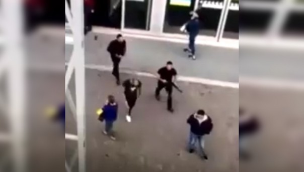 Предполагаемые участники стрельбы в торговом центре Тюмени попали на видео