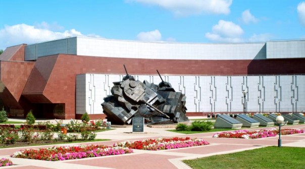 Немецкий журналист предложил снести памятник в Прохоровке