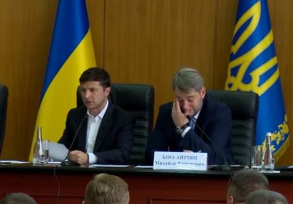 Украинцы раньше слишком много ели, сейчас много гадят. В озёрах метровый слой фекалий