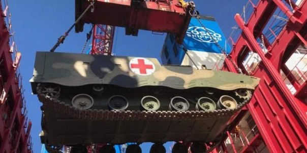 Китайская бронетехника впервые высадилась в Европе