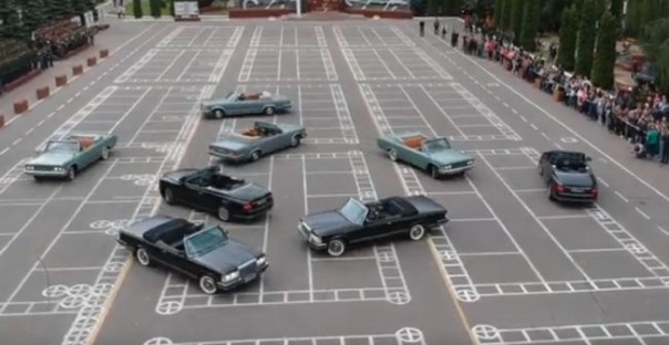 Вальс автомобилей, когда-либо участвовавших в парадах 9 Мая на Красной площади