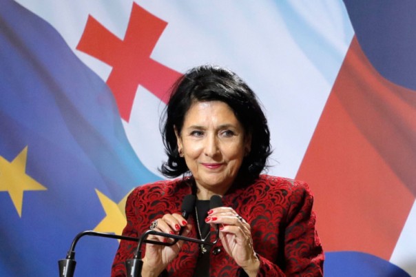 Мой адрес Советский Союз: президент Грузии резко высказалась о "родине" Саакашвили