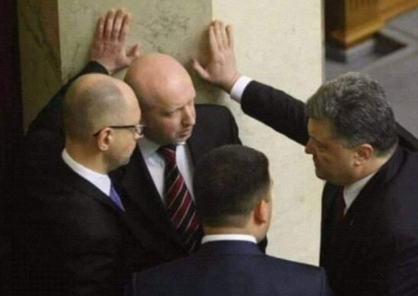 Реваншисты Порошенко спасают свои ряды от тюряги. Владимир Скачко