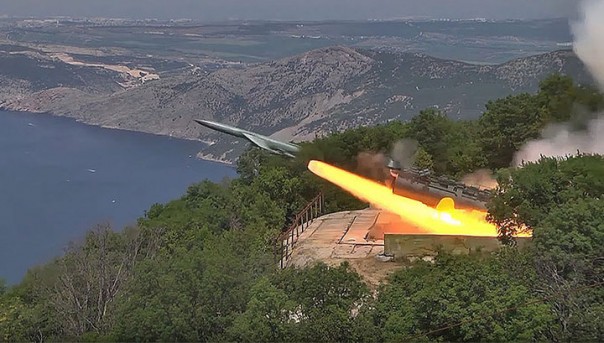 «Утес» против «Адмирала Макарова»: ракетные стрельбы у Черного моря