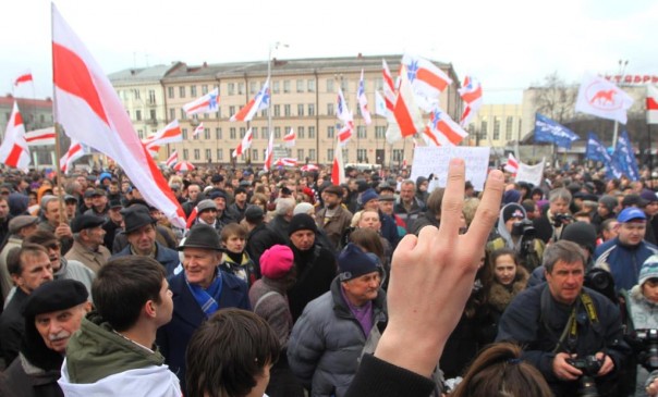 Белоруссия: Власти идут на новые уступки нацикам