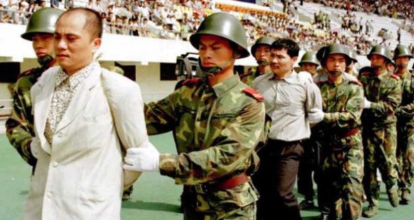 Почему в Китае коррупции больше, чем у нас и почему он борется с ней неправильно?