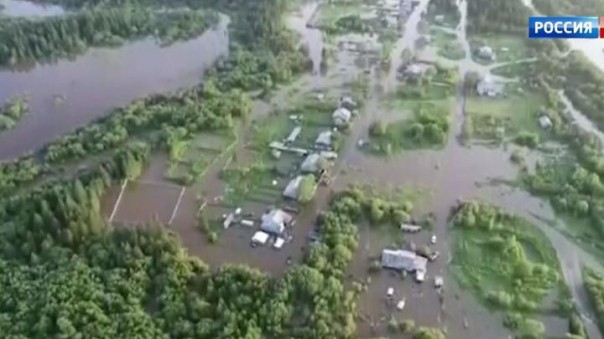 Паводки на Дальнем Востоке: в Хабаровске мосты ушли под воду за одну ночь
