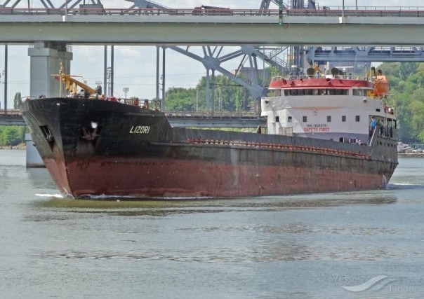 Зеркальный ответ? В РФ задержали украинское судно и пристыдили Украину