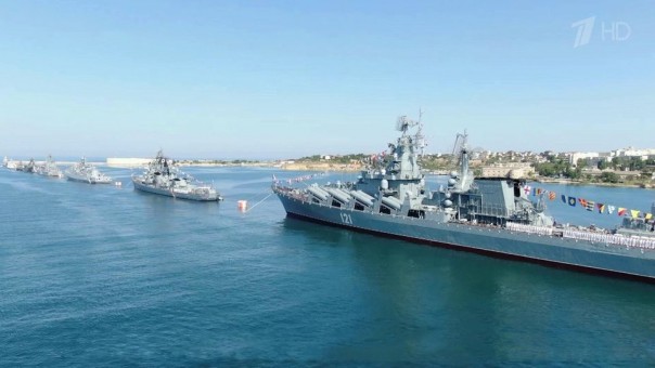 По всей стране от Тихого океана до Балтики и от Арктики до Черного моря готовятся к Дню ВМФ