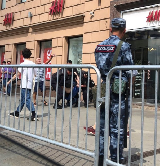 Провокаторам обязательно надо было испортить людям выходной