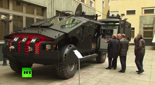 В современной России автомобили из салонов покупают только ФСБшники...