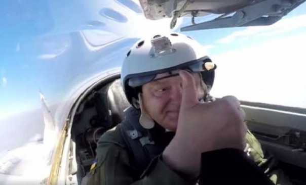 Порошенко с семьей покинул Украину