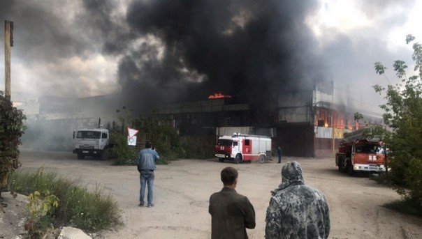 Цех по производству жидкости для розжига вспыхнул в Рязани