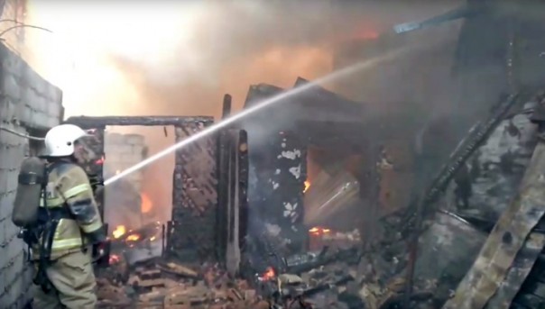 В Самаре загорелись жилые дома. Видео