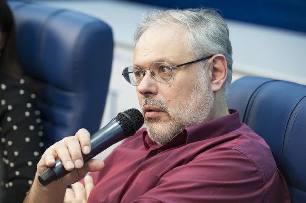 Тяжёлый бред: Хазин раскритиковал версию Росстата о причинах роста бедности