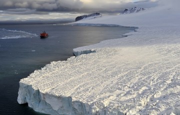 Очистка морей Арктики невозможна – без помощи России