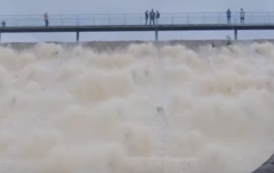 В Великобритании прорвало дамбу водохранилища