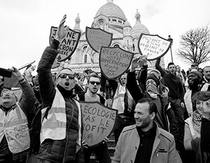 Макрон усмирил «желтые жилеты» впечатляюще жестокими мерами