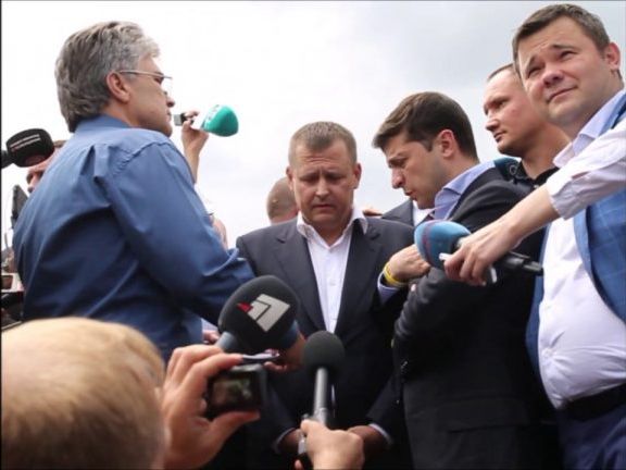 У Филатова сдали нервы: на обвинения в растрате бюджетных средств он ответил матом