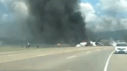 Автогонщик Дейл Эрнхардт с семьёй выжили при крушении самолёта в США