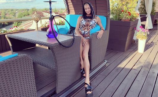 Волочкова пожарила шашлык на "вечном огне"