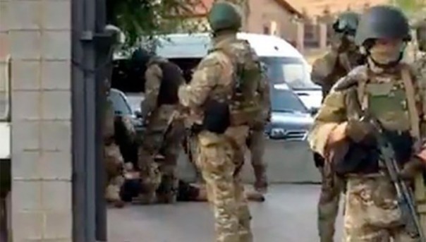 Взять любой ценой: в резиденции Атамбаева идет бой, связи нет