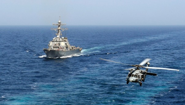 "Сметливый" взял под контроль американский эсминец в Черном море