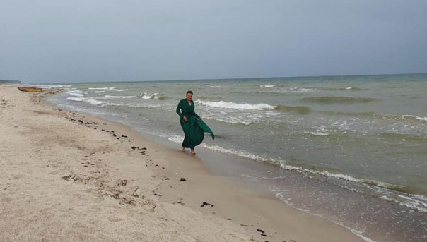 "Ассоль уже не та", "купается в пальто": фотосессия Савченко стала поводом для шуток