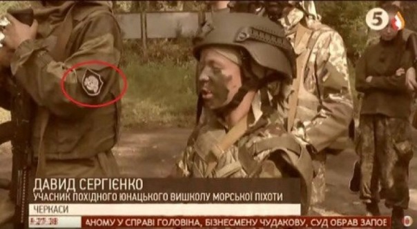 Развивающийся фашизм на Украине: детей в лагерях воспитывают наставники в шевронах дивизии СС «Мертвая голова»