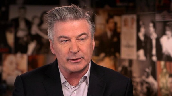 Алек Болдуин написал в Twitter: «Россия убила Джеффри Эпштейна» и «Россия управляет всем»