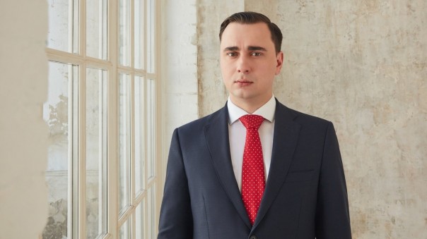 Организатор массовых беспорядков в Москве Иван Жданов сбежал из России