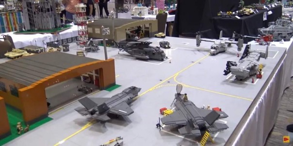 Американец построил авиабазу из LEGO