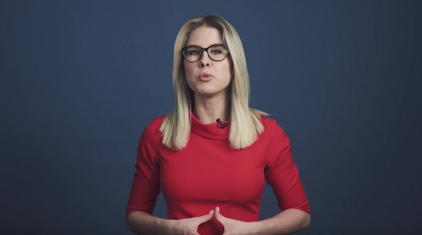 Соболь пытается перехайпить Навального: уже пиарится на девушке-инвалиде