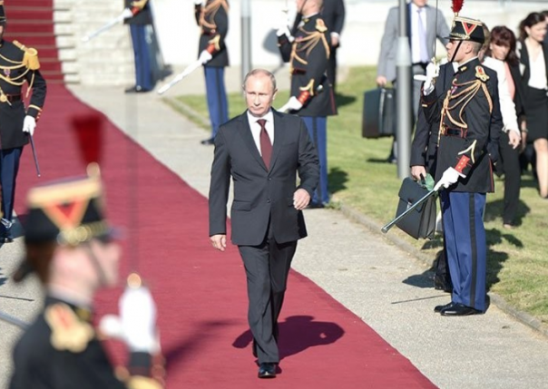 Владимир Путин прибыл во Францию с рабочим визитом