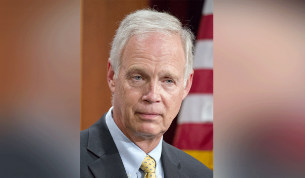 Американскому сенатору отказали в российской визе