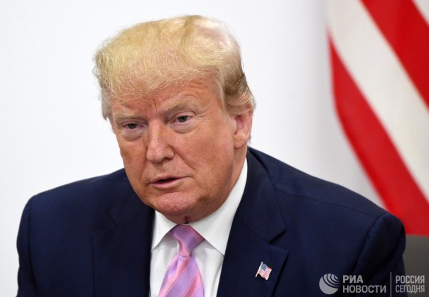 Трамп приказал пересмотреть военную помощь Украине